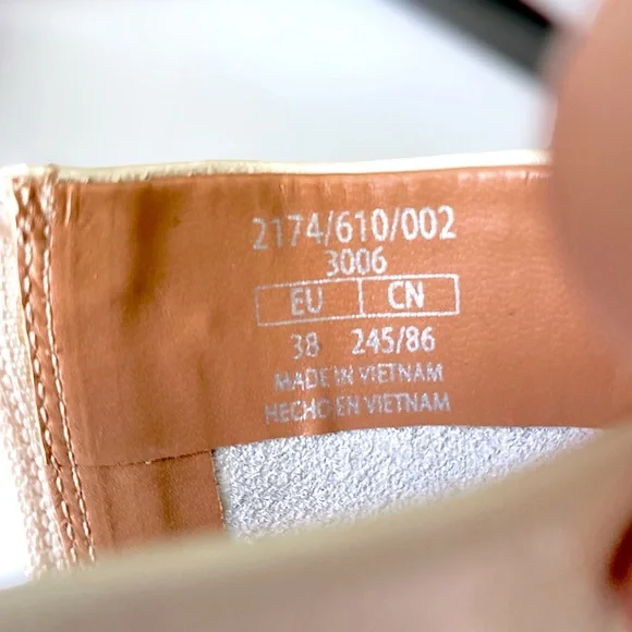 ZARA Ivory Soft Leather High Heeled Ankle Boots - Picture 10 of 16